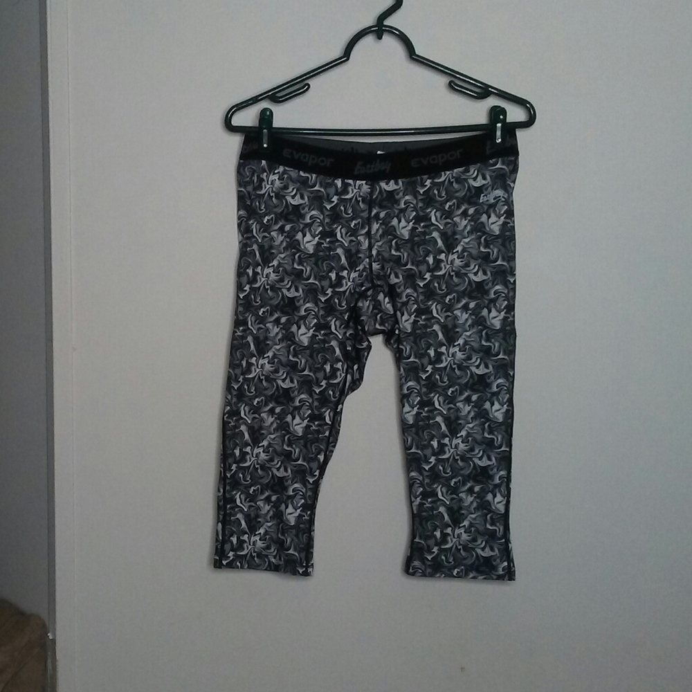 Good condition  Eastbay active bottoms Size L